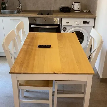 Sunset Realty Apartman Kíni